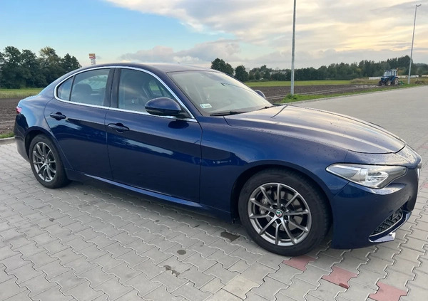 Alfa Romeo Giulia cena 97500 przebieg: 107000, rok produkcji 2019 z Kraków małe 277